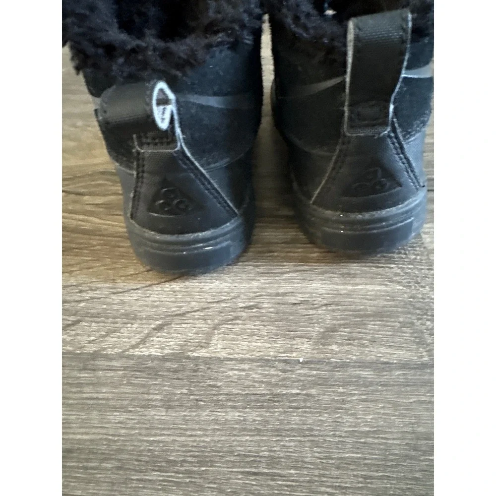 Nike ACG Woodside 2 High Kids Boots Black Faux Fur Lined 524877-001 Size 10C